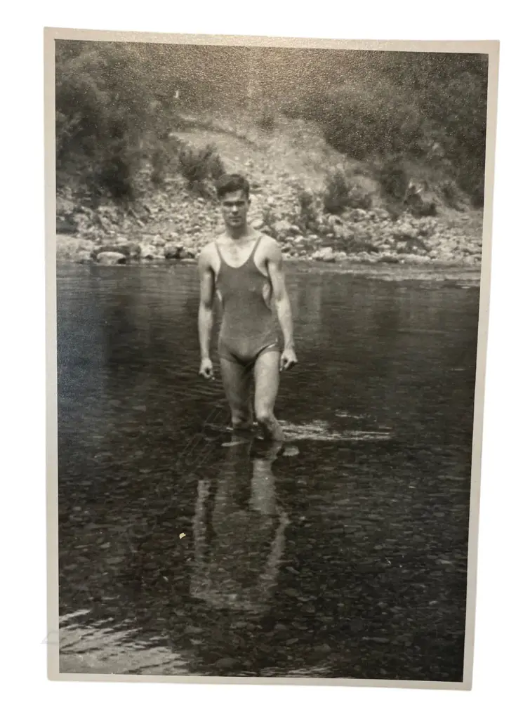Unidentified photographer - Beach photographs of Leo Bensemann and friends, Image 1++